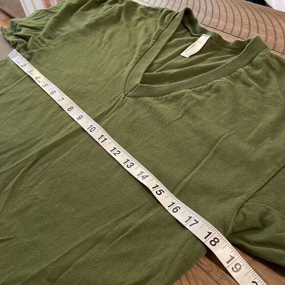 American Apparel T-shirt  - Picture 10 of 12